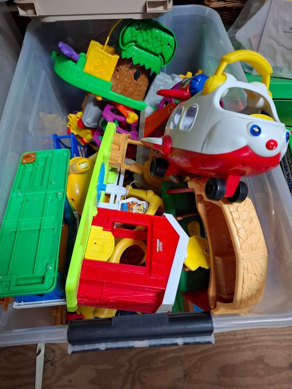 Kist vol met voornamelijk little people, Ophalen, Speelset