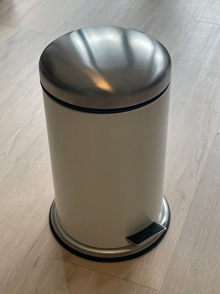 IKEA MJÖSA pedaalemmer, Huis en Inrichting, Woonaccessoires | Prullenbakken, Ophalen, Zo goed als nieuw, Metaal, Minder dan 50 cm