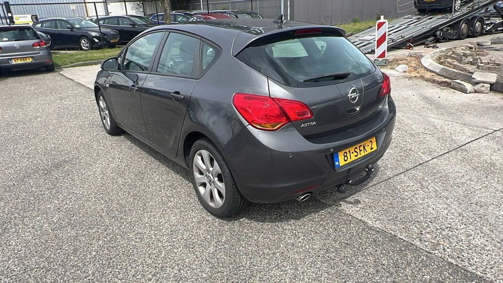 Opel Astra 1.4 Turbo Edition 5-deurs, Auto's, Voorwielaandrijving, Gebruikt, 680 kg, 4 cilinders