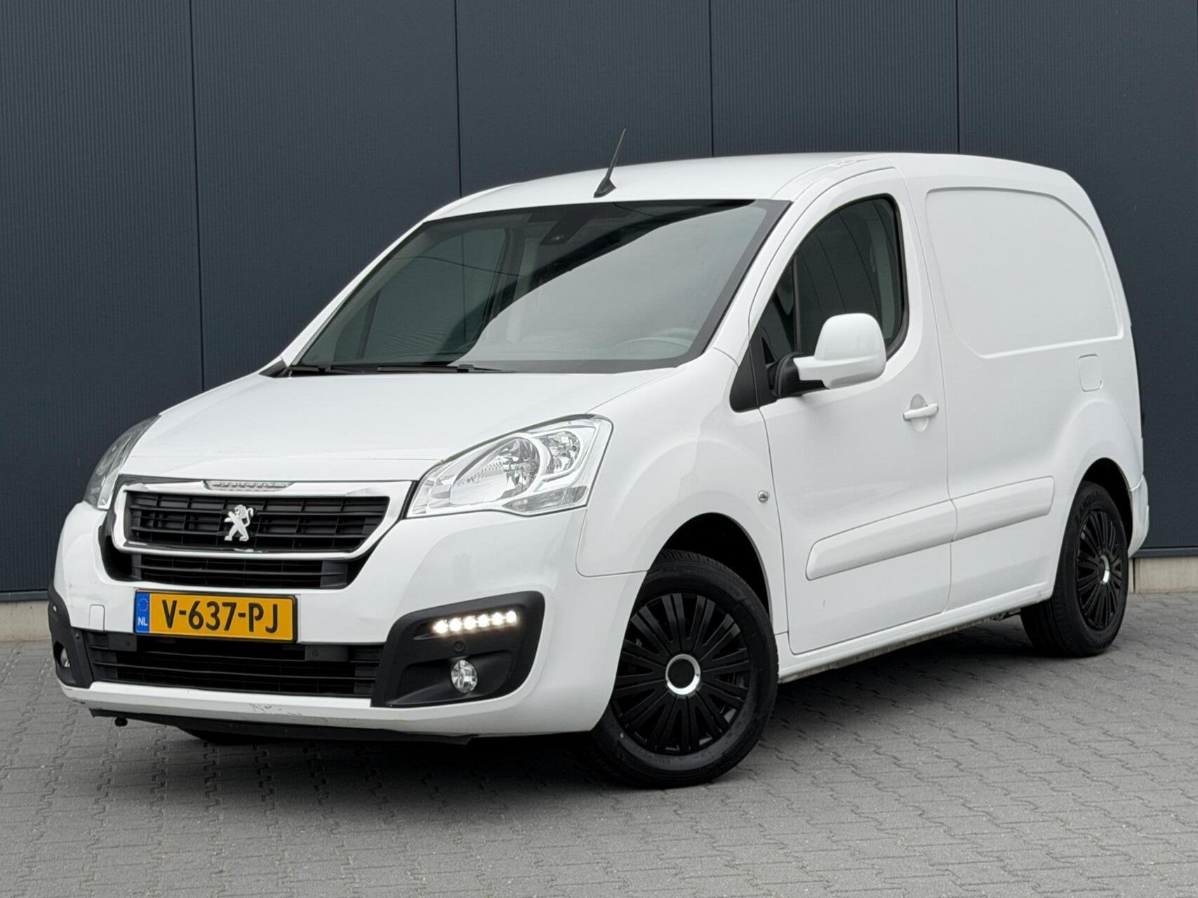 Peugeot Partner bestel 120 1.6 BlueHDi Automaat - Led - 2e E, Automaat, Euro 6, 4 cilinders, 700 kg