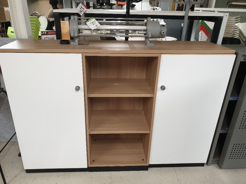 Kastwand met deuren en open vak, Ophalen, Met deur(en), 100 tot 150 cm, 150 tot 200 cm