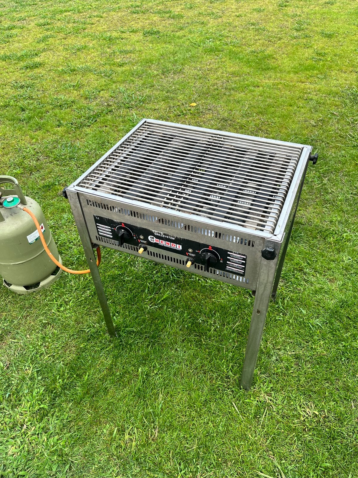 Robuuste Hendi gasbarbecue met grillrooster, Ophalen, Gebruikt