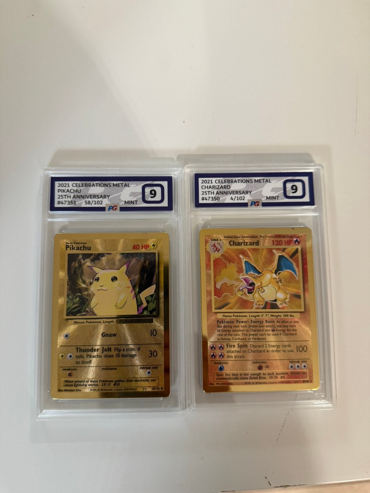 Te koop metal kaart charizard pikachu, Ophalen of Verzenden, Zo goed als nieuw