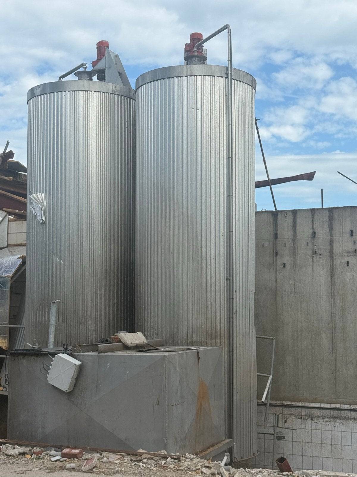 Geïsoleerde tanks 10 ton met roerwerk en spoelen, Ophalen