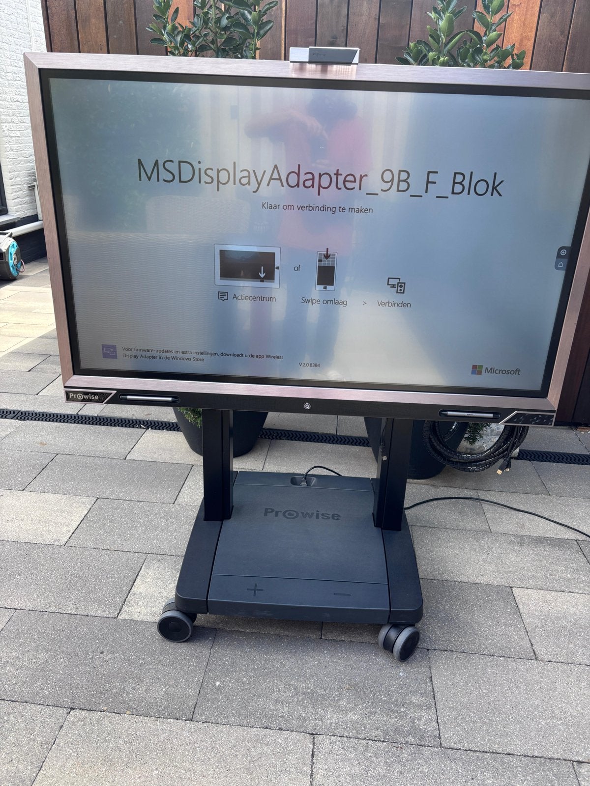 Prowise Touchscreen TV op verrijdbare standaard, LED, 50 Hz, Zo goed als nieuw, 100 cm of meer