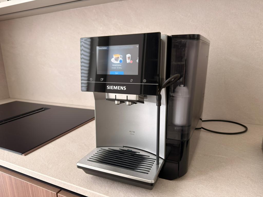 Siemens EQ.700 Classic koffiemachine, nette staat, compleet, Ophalen, Koffiemachine, Koffiebonen, Zo goed als nieuw