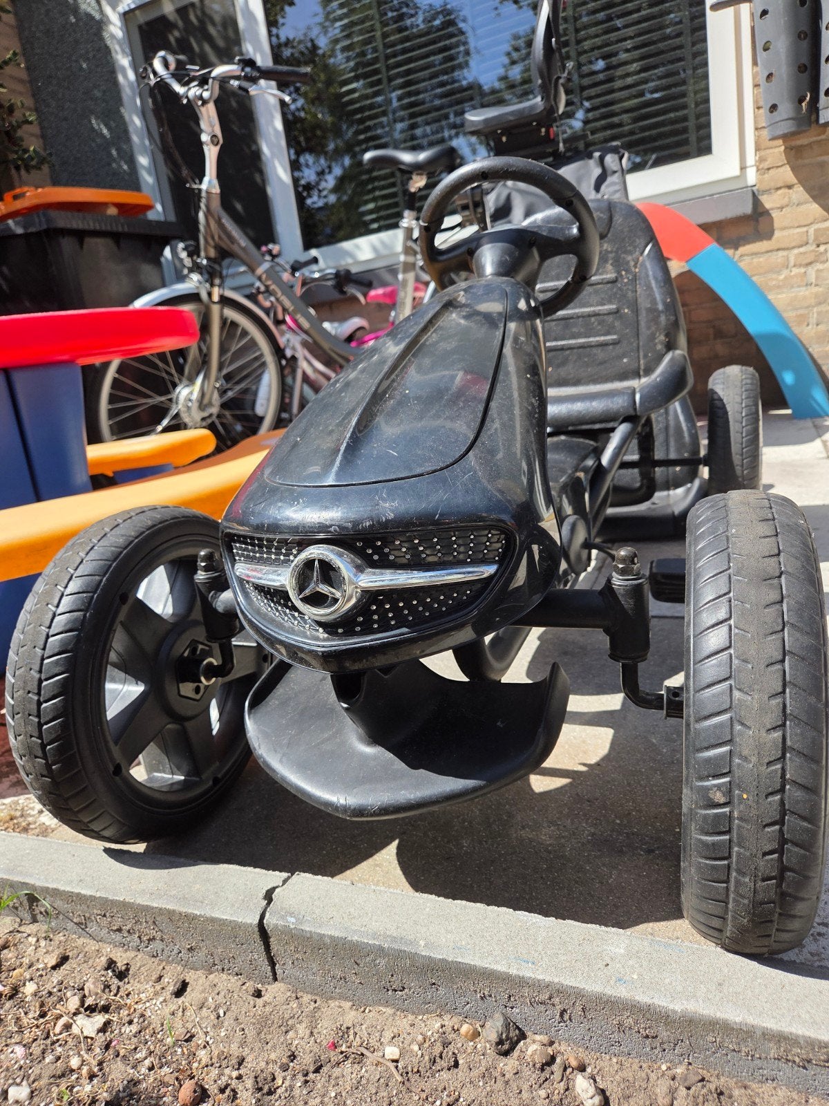 Zwarte skelter met Mercedes-Benz logo, Kinderen en Baby's, Speelgoed | Buiten | Skelters, Ophalen, Overige merken