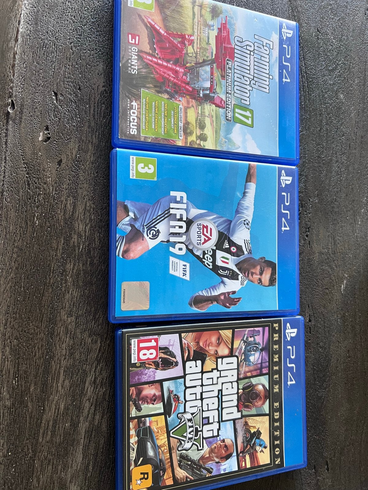PS4 Games: Farming Simulator 17, FIFA 19, GTA V Premium, Spelcomputers en Games, Vanaf 18 jaar, Overige genres, Eén computer, Ophalen of Verzenden