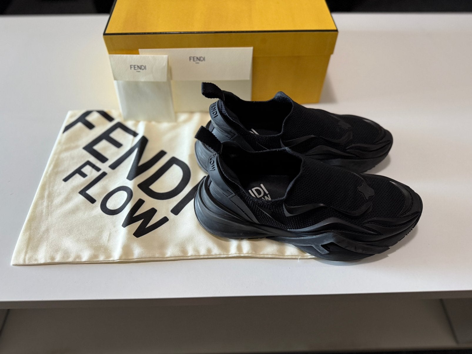 Fendi Flow Maat 43 Origineel, Zwart, Ophalen of Verzenden, Sneakers of Gympen, Gedragen