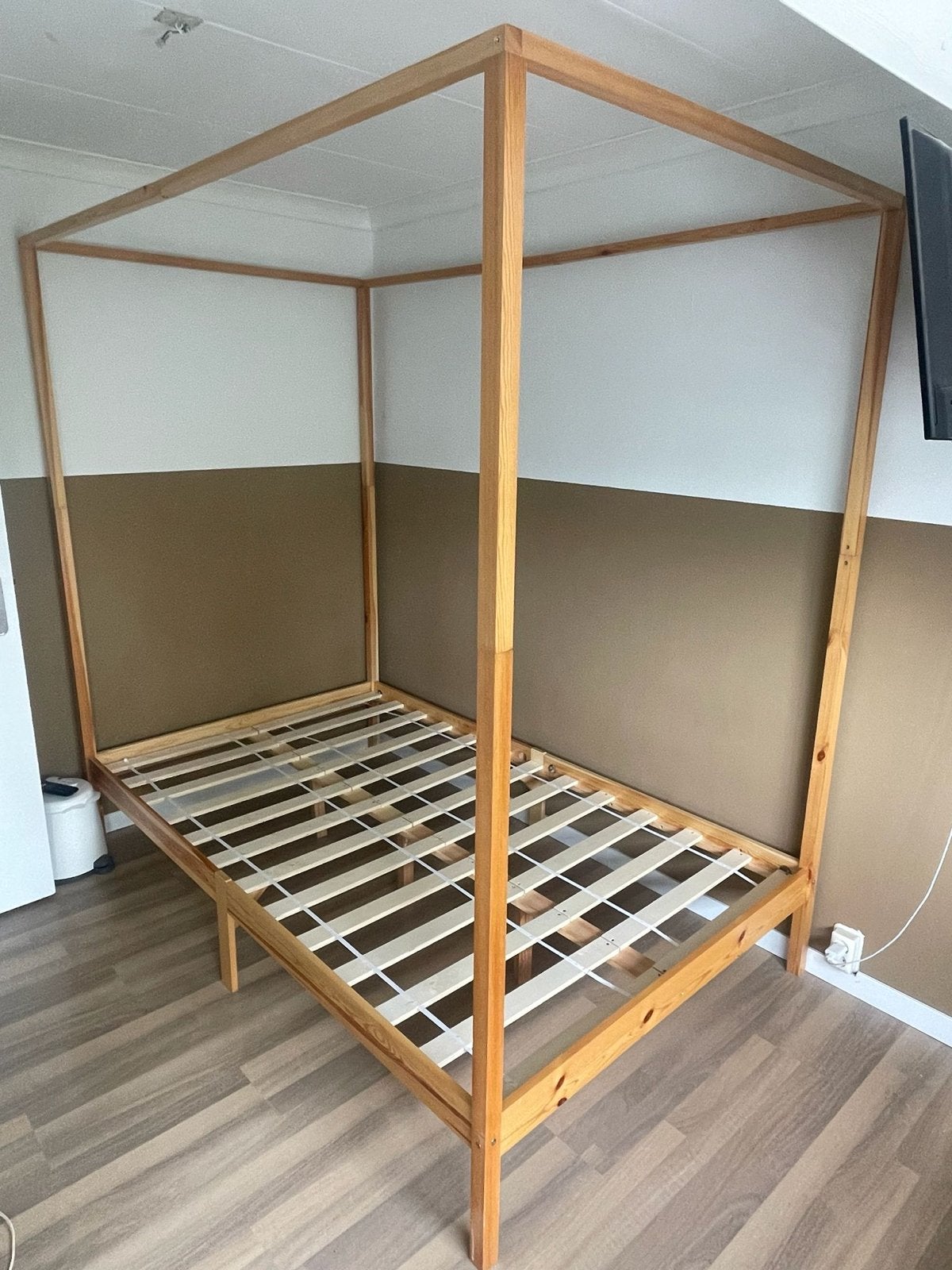 Houten hemelbed met lattenbodem - 120x200 cm, Ophalen, Gebruikt, Bruin, Tweepersoons