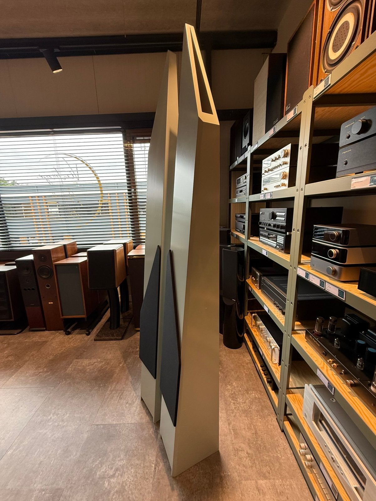 Studio de Schop De Wig, zéér zeldzaam, gereviseerd, garantie, Studio de Schop, Contact@vintageaudiobreda.nl, Zo goed als nieuw