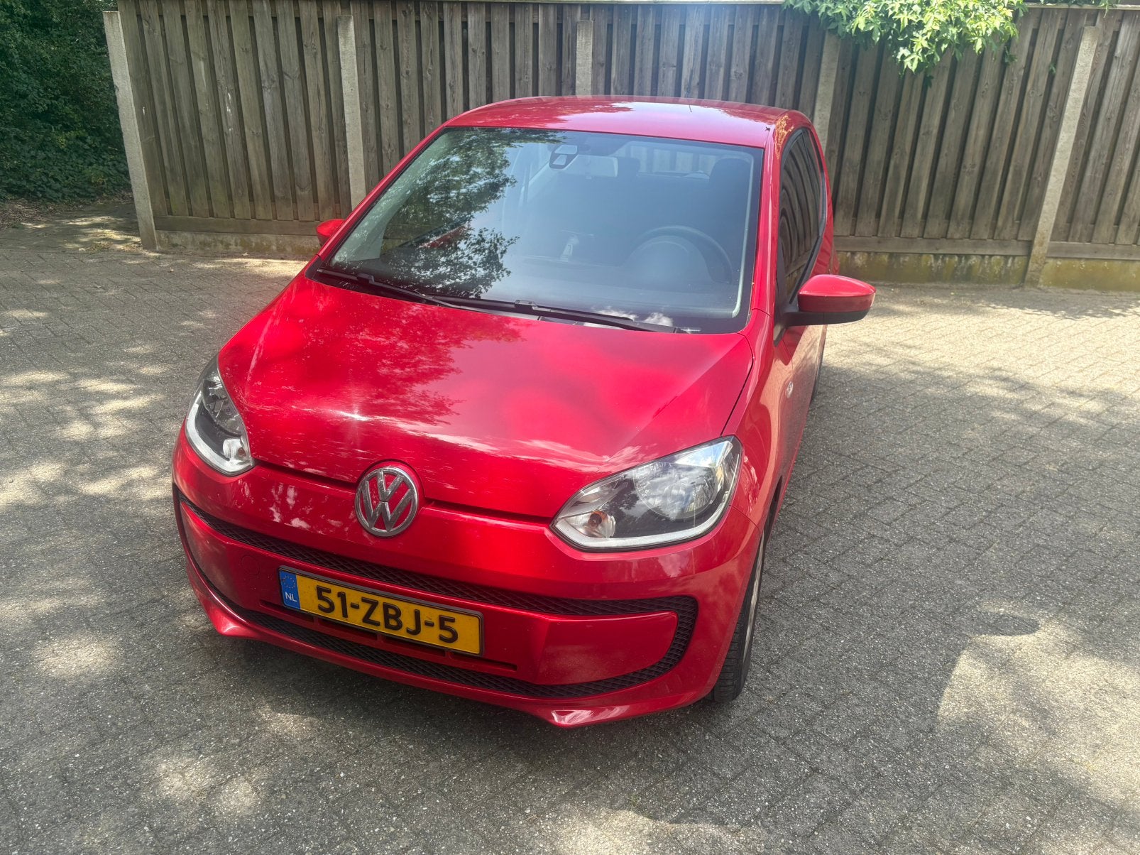 Volkswagen up! 1.0 44KW 2012 Rood, Auto's, Voorwielaandrijving, Stof, Up!, 840 kg