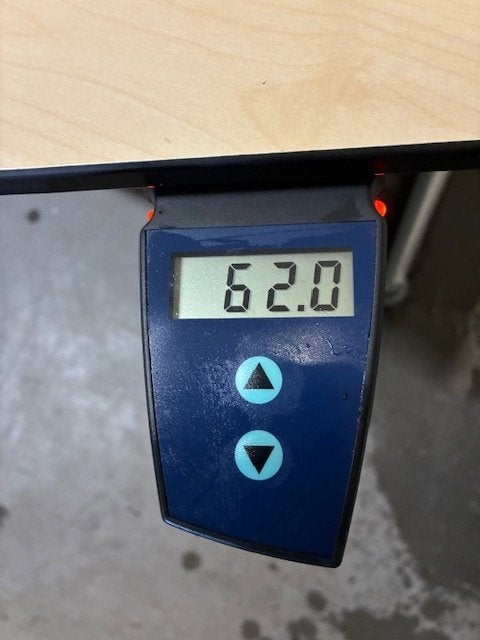 Elektrisch bureau hoogte 62/82, Ophalen, Elektrisch, Gebruikt, -