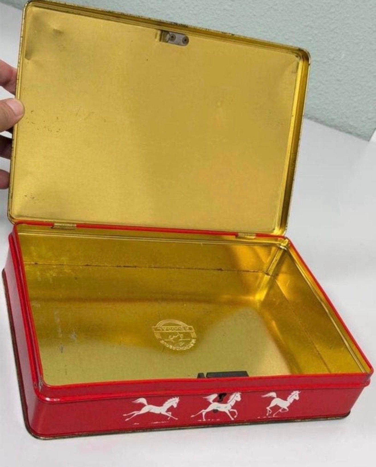 Vintage Paardensport Blik Rood Tinnen Opbergblik met Ruiter, Ophalen of Verzenden