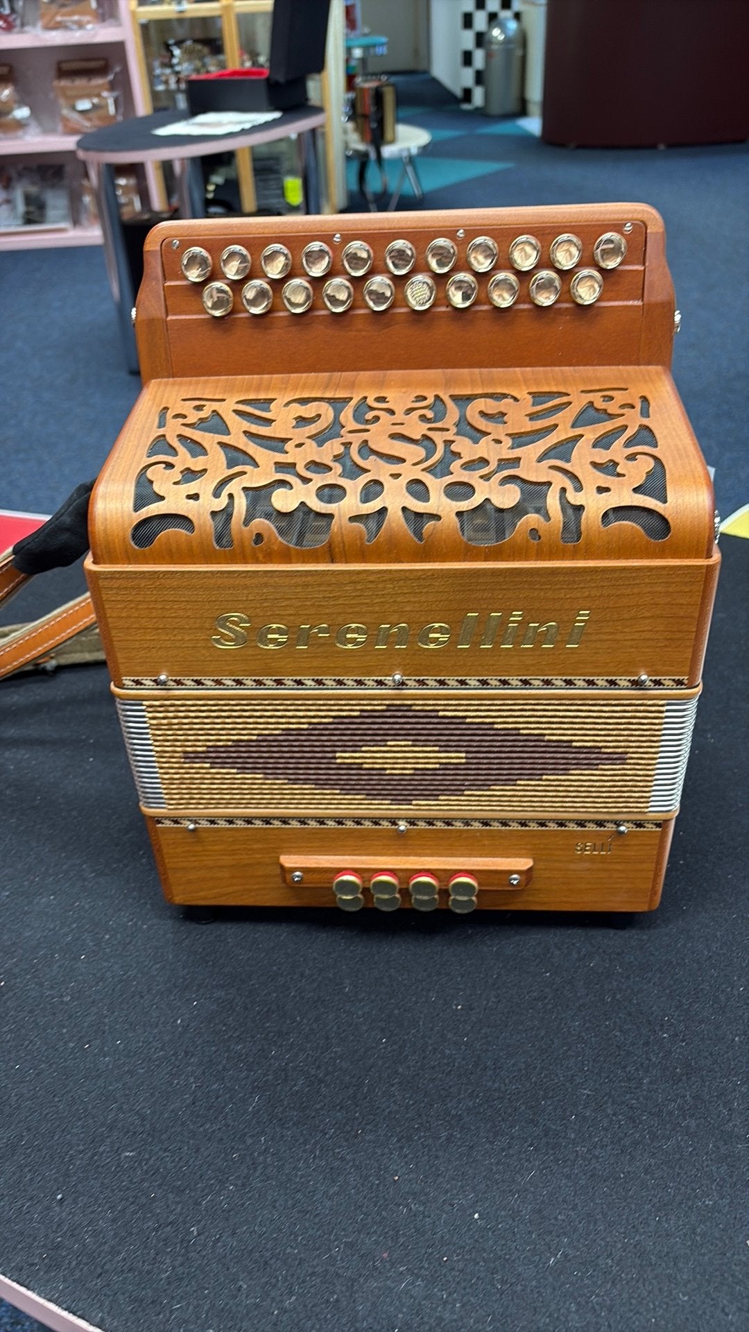 Trekzak serenellini selli GC van 2495.- voor 1895.-, Met riemen, Overige formaten, Zo goed als nieuw, Knopaccordeon