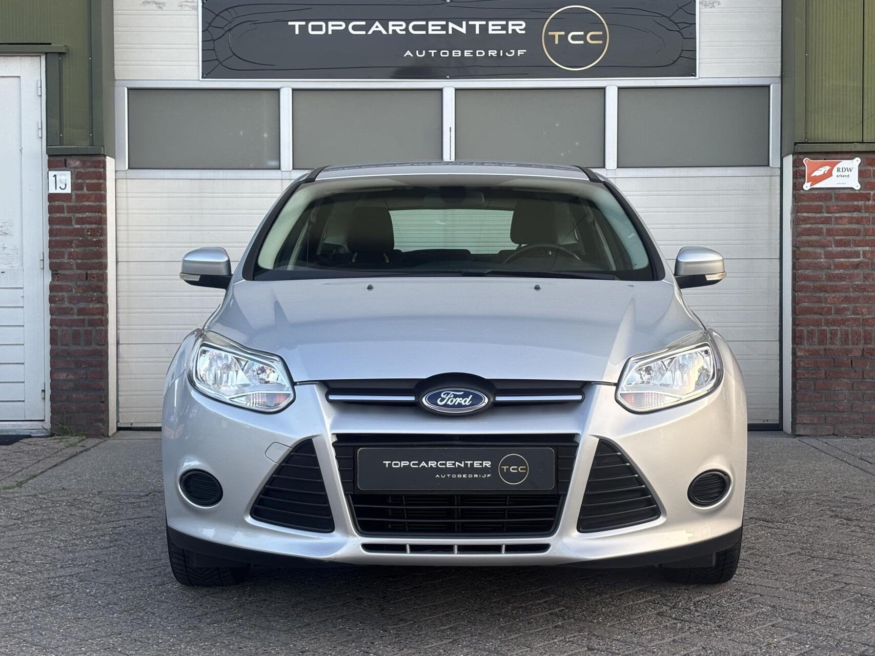 Ford Focus Wagon 1.0 EcoB/AIRCO/TREKH/PARKS/CRUISE/APK/NAP, Euro 5, 125 pk, Gebruikt, Handgeschakeld