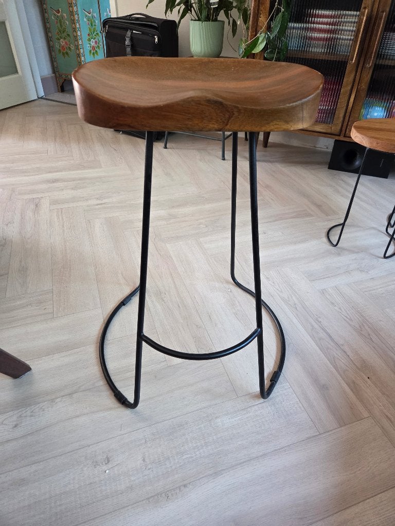 Gavin retro barkruk, ophalen in Amstelveen, Ophalen, Zo goed als nieuw, Hout