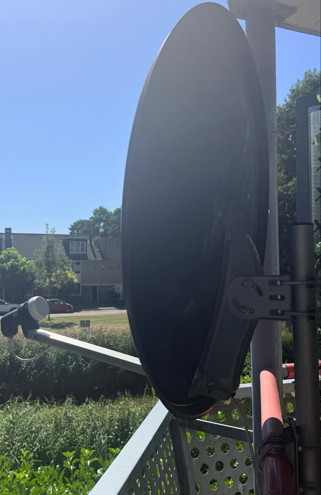 Complete satellietset: 100 cm schotel, LNB, finder, kabel, Ophalen, Gebruikt, (Schotel)antenne, Overige merken
