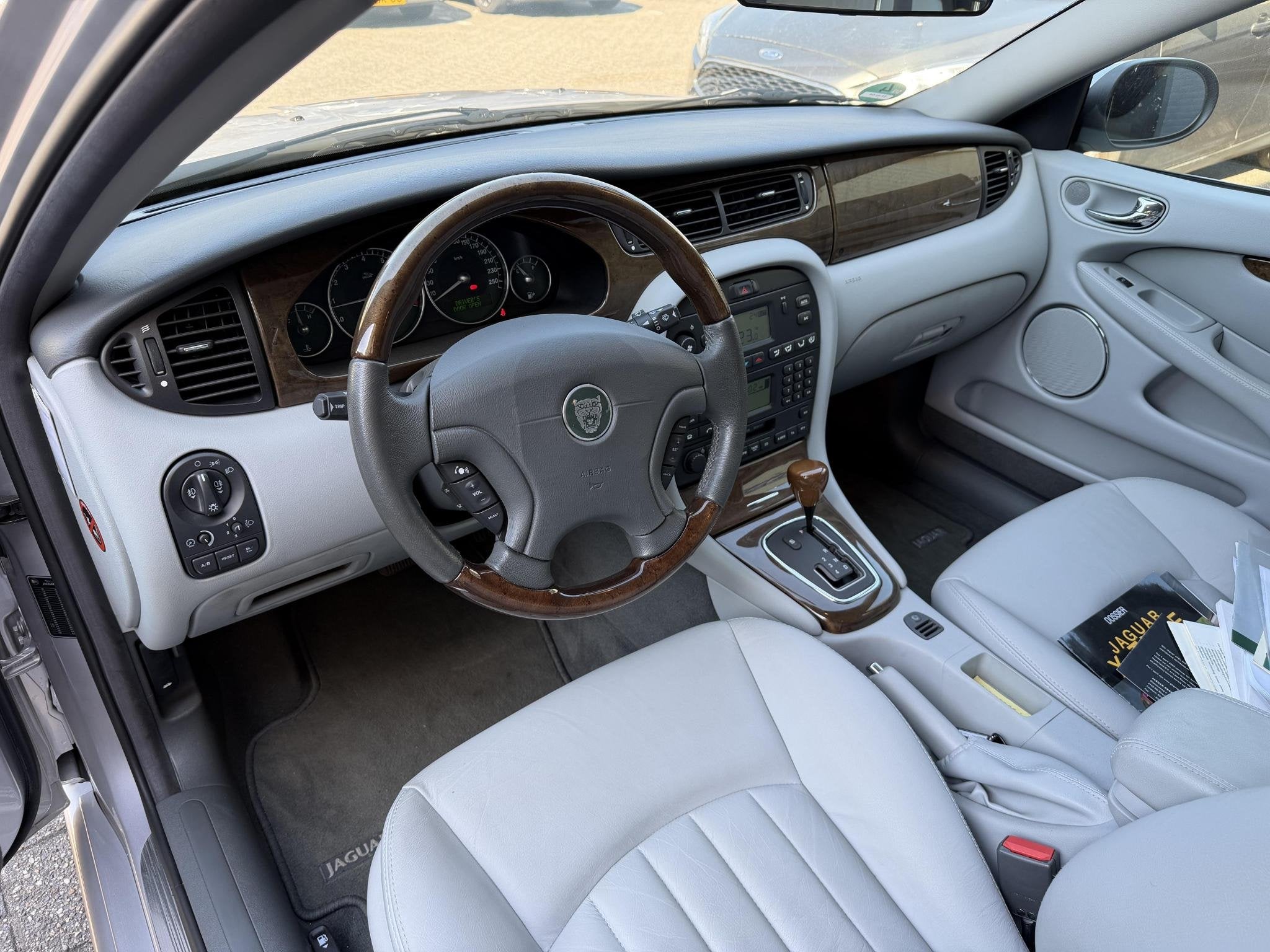 Jaguar X-type 2.5 V6 Executive Youngtimer Nieuwstaat, foto 6