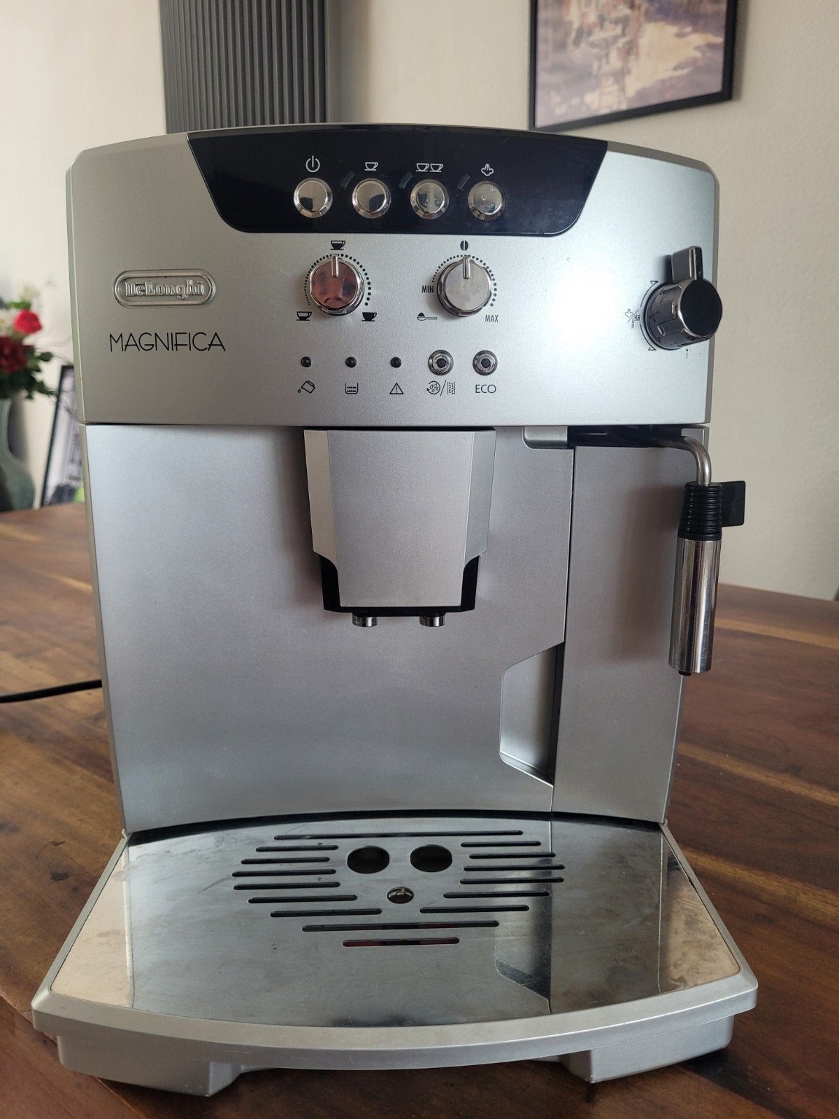 De'Longhi Magnifica volautomatische espressomachine, Gebruikt, Espresso apparaat, Ophalen of Verzenden, Afneembaar waterreservoir
