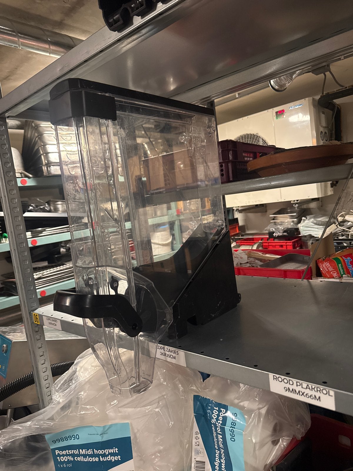 Notendispenser 8,5 liter - Set van 8 stuks, Ophalen of Verzenden, Gebruikt, Overige typen