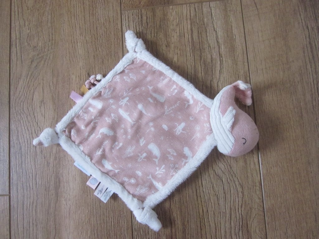 Tiamo Collection Little Dutch roze walvis knuffel-label-piep, Interactief, Overige karakters, Ophalen of Verzenden, Zo goed als nieuw