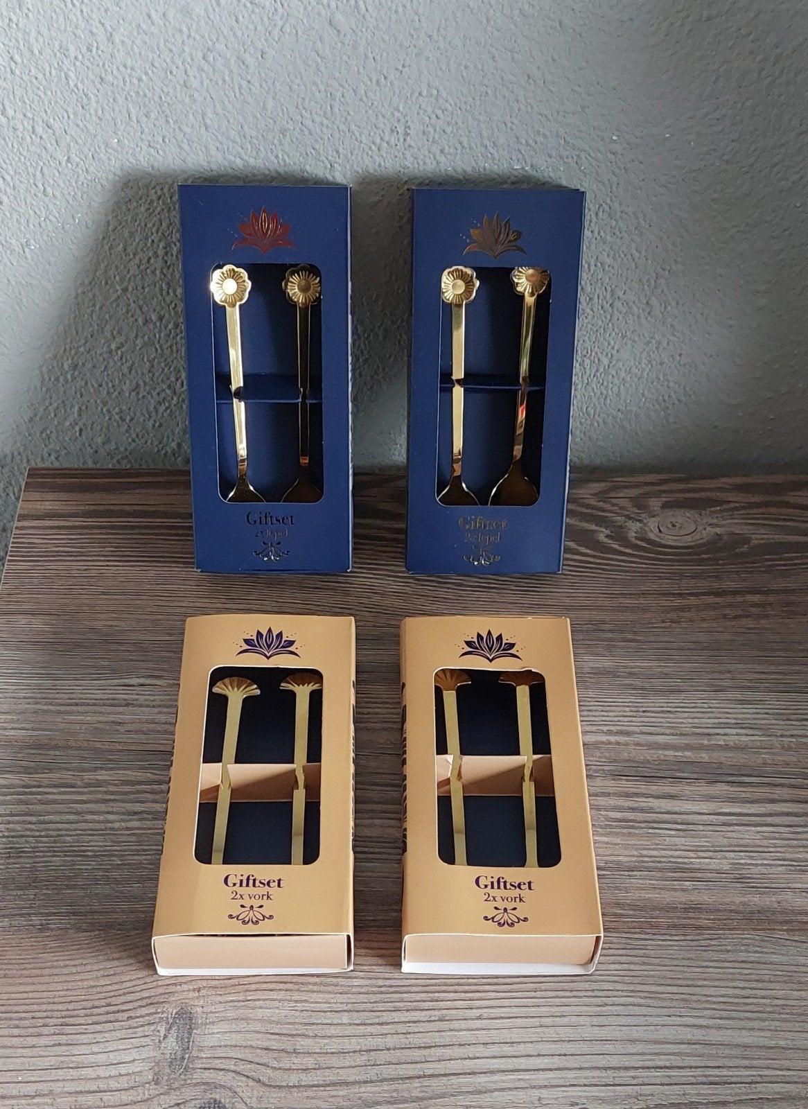 6 VORKJES en 6 LEPELTJES goud kleur🙂, Ophalen of Verzenden, Nieuw, Overige materialen