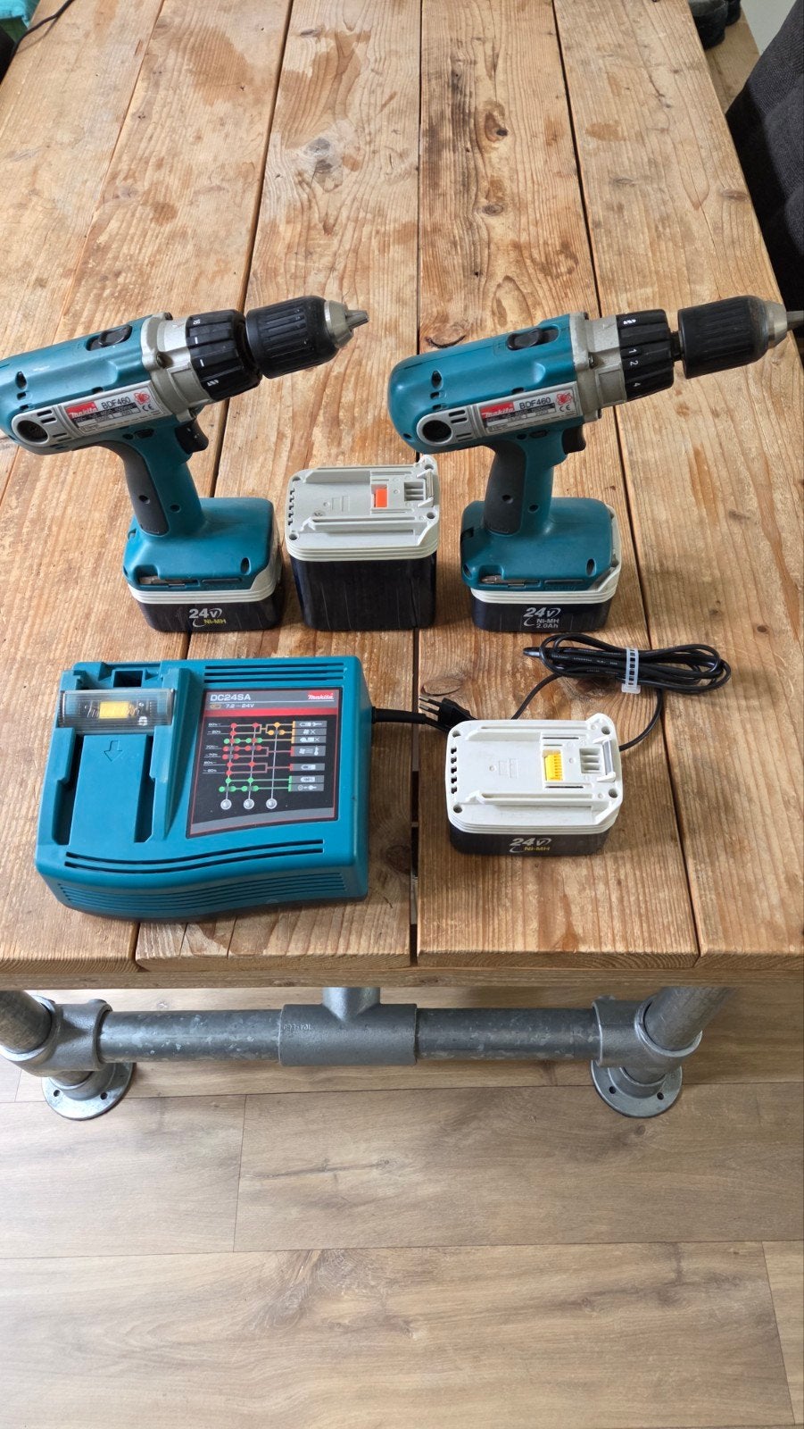 Makita BDF460 Boor- en Schroefmachine met Accu's en Lader, Ophalen, Variabele snelheid, Boor- en Schroefmachine, Gebruikt