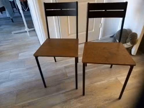 2 stoelen ( nieuwe staat ), Ophalen, Twee, Zwart, Zo goed als nieuw