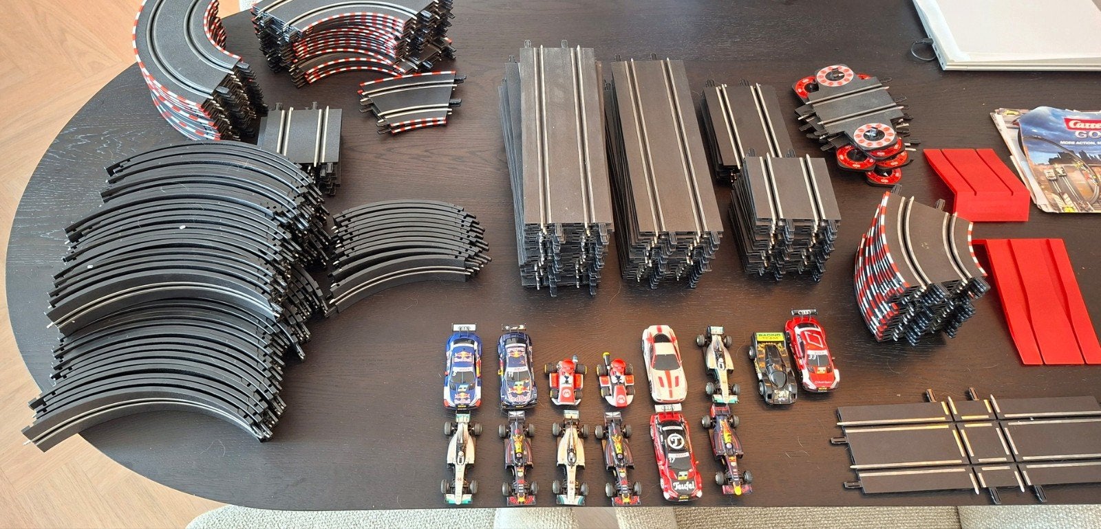 Carrera Go set met VEEL baandelen, auto's en accessoires, Ophalen, Carrera, Elektrisch, Met looping