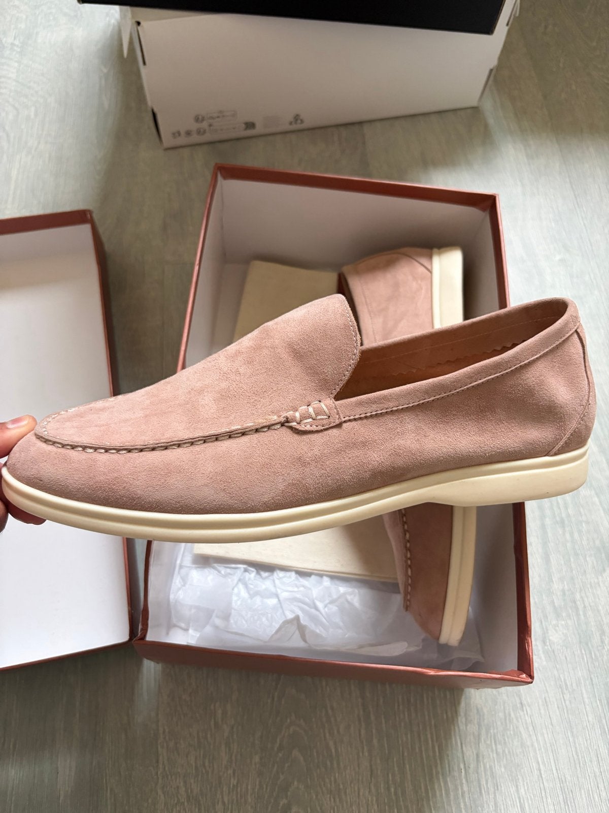 Loro Piana Instappers Zandkleurig Maat 42 (valt als 42,5), Kleding | Heren, Ophalen of Verzenden, Zo goed als nieuw, Overige kleuren