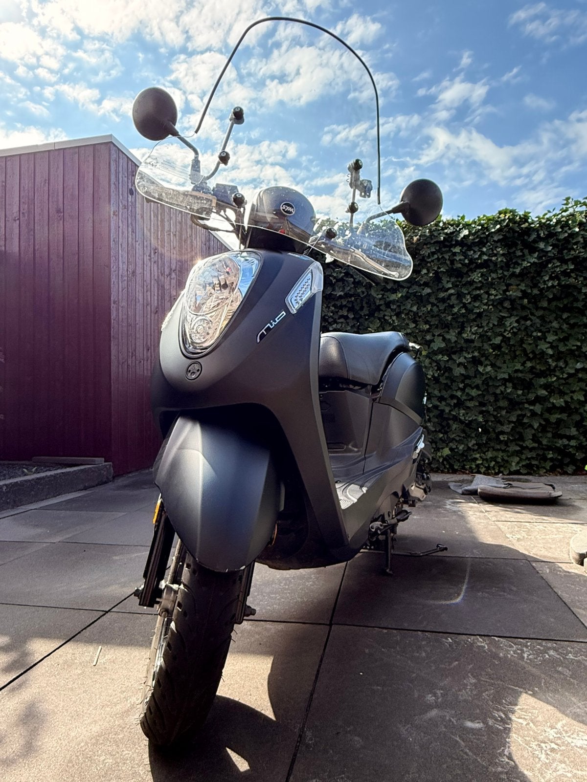 SYM Mio 50i Mat Zwart | 2023 | 8.070 km | 1e Eigenaar, Ophalen, Zo goed als nieuw, Benzine, Mio