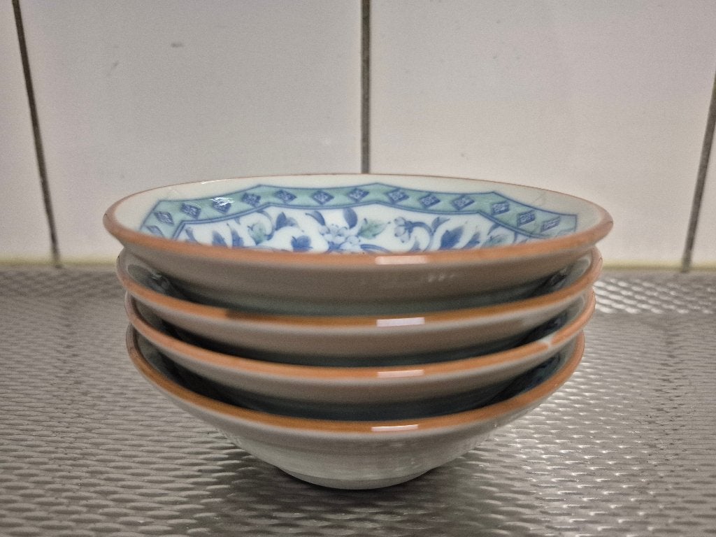 4 Chinese schaaltjes, Ophalen of Verzenden, Overige stijlen, Porselein, Schaal of Schalen