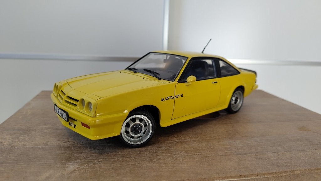Opel Manta B GTE - 1:18 - Revell, Hobby en Vrije tijd, Modelauto's | 1:18, Ophalen of Verzenden, Zo goed als nieuw, Auto, Revell