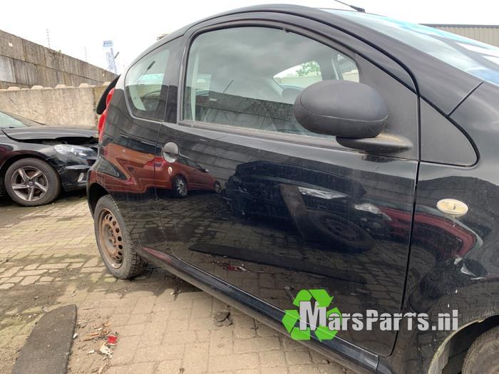 Portier 2Deurs rechts van een Peugeot 107, Auto-onderdelen, Gebruikt, -, Deur, -