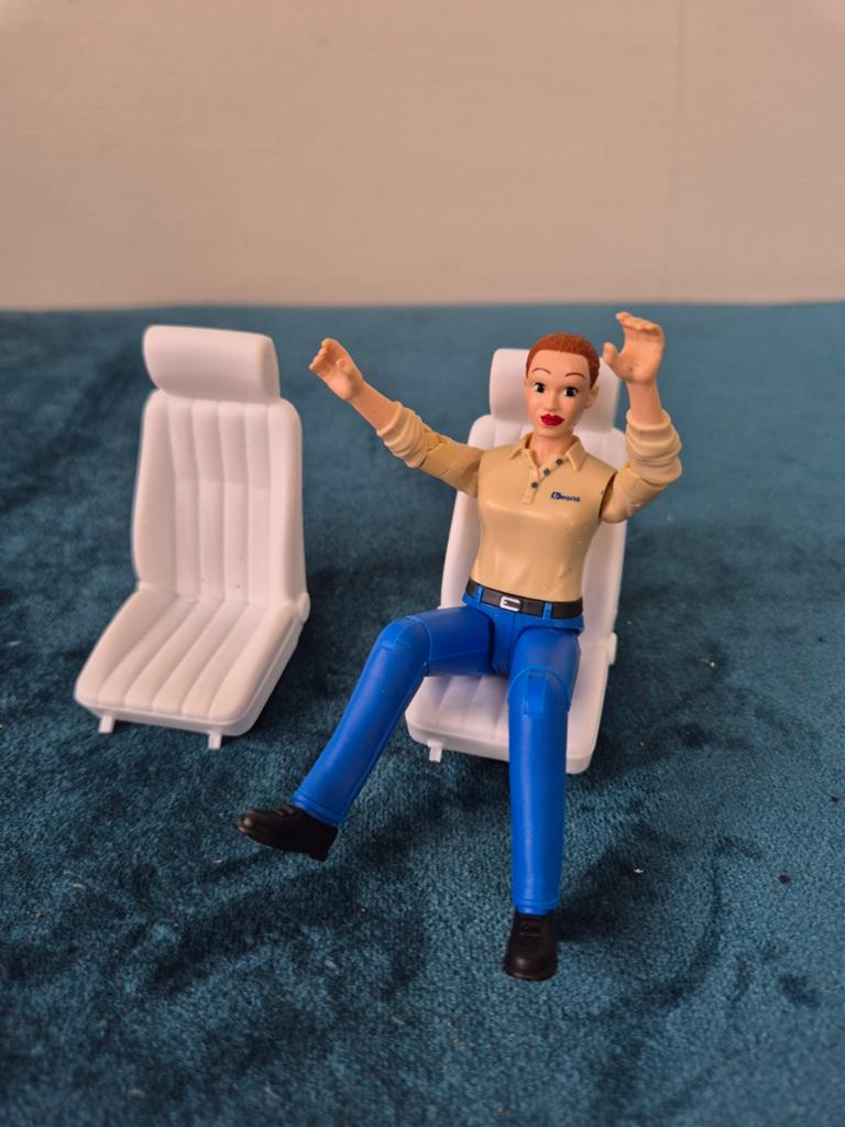 Bruder 60408 Figuur vrouw + 2 vrachtwagen stoel 1/14 Wedico, Ophalen of Verzenden, Onderdeel