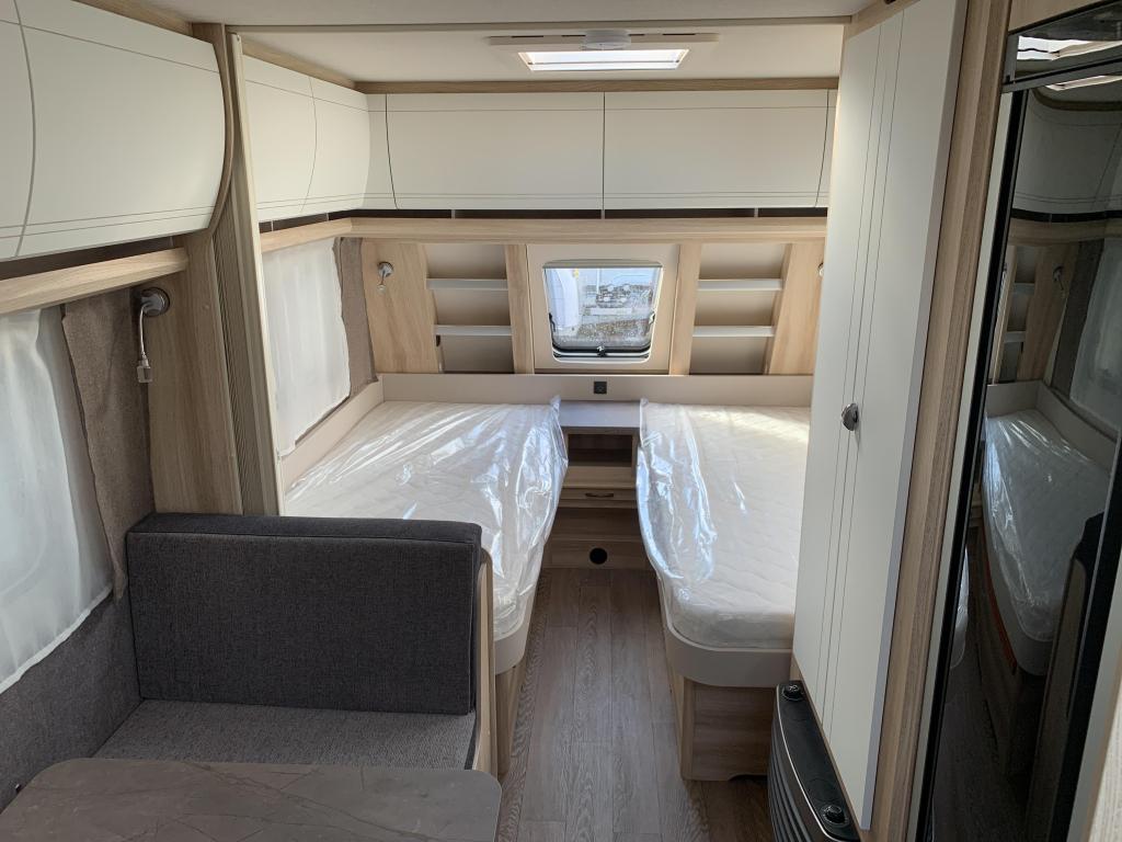 Hobby De Luxe 460 SL Model 2026, Caravans en Kamperen, Caravans, Hobby, Schokbreker, Bedrijf, Tot en met 3
