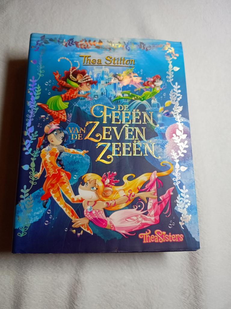 Thea Stilton - De feeën van de Zeven Zeeën, Ophalen of Verzenden, Thea Stilton, Fictie algemeen