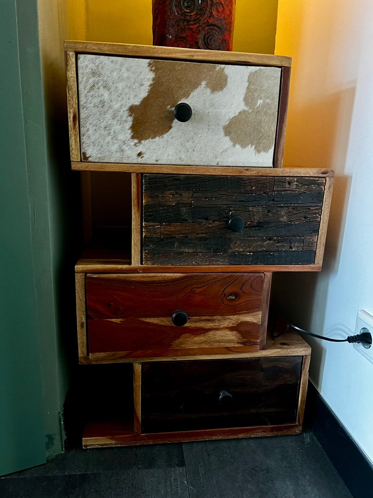 Design mangohouten ladenkast met 4 laden, Ophalen, 5 laden of meer, 50 tot 100 cm, Zo goed als nieuw