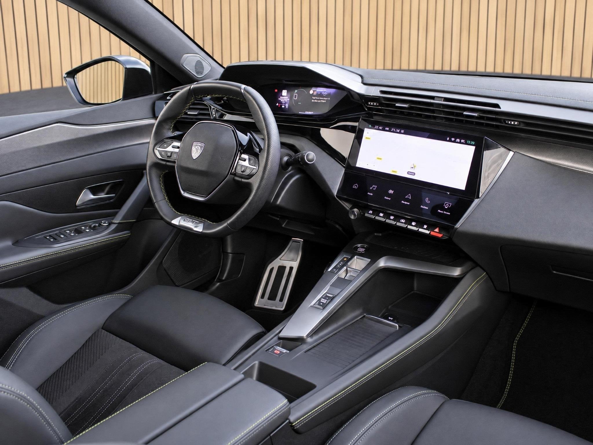 Peugeot 308 1.2 PT 130 GT | Automaat | 360 Camera / Navi /, Gebruikt, 1199 cc, Wit, 3 cilinders