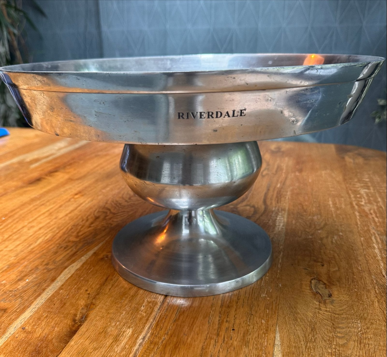 Riverdale schaal op voet, doorsnede 41 cm, Ophalen, Schaal, Rond, Metaal