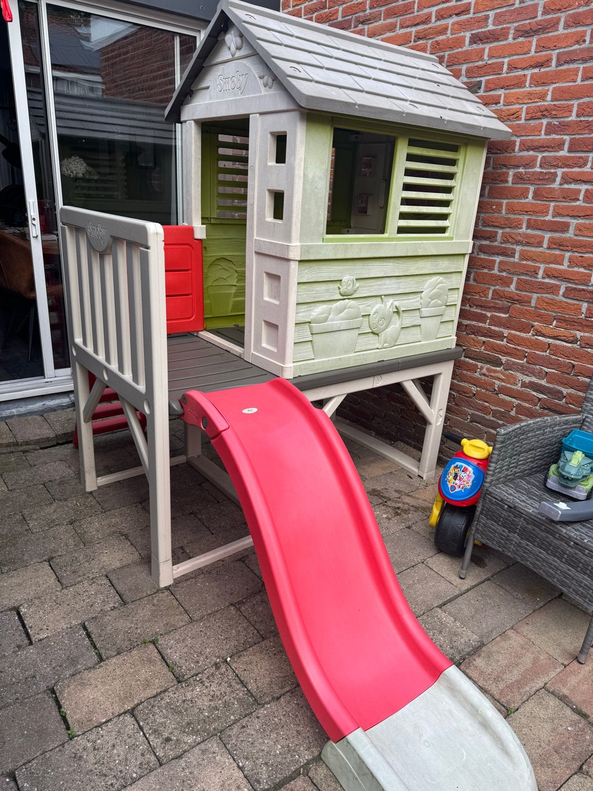 Smoby speelhuisje met glijbaan, Ophalen, Gebruikt, Kunststof