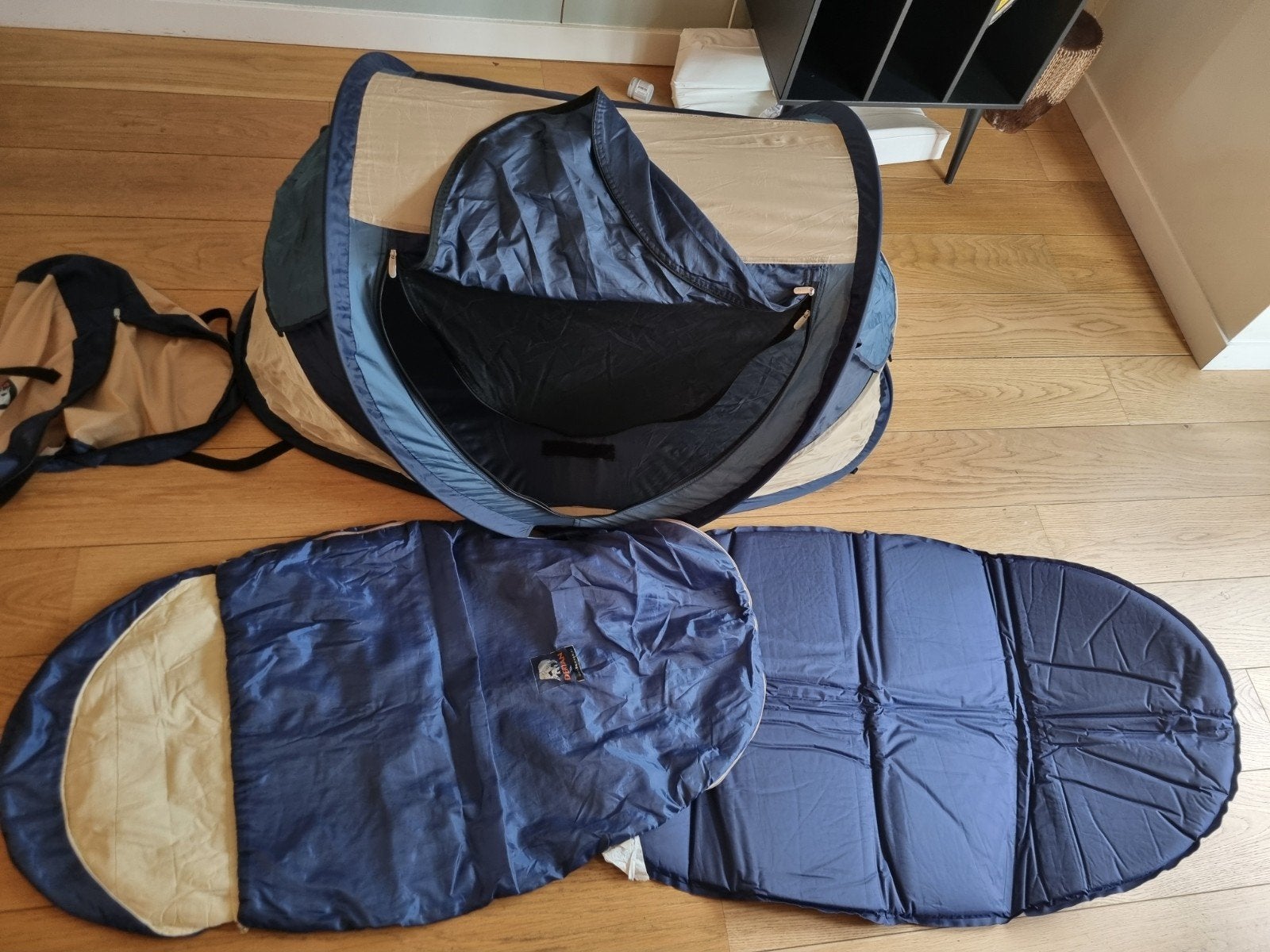 Deryan Tentje - Compact en Handig Reisbedje, Ophalen, Gebruikt, Reisbedje