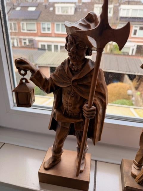 houten beelden, Ophalen