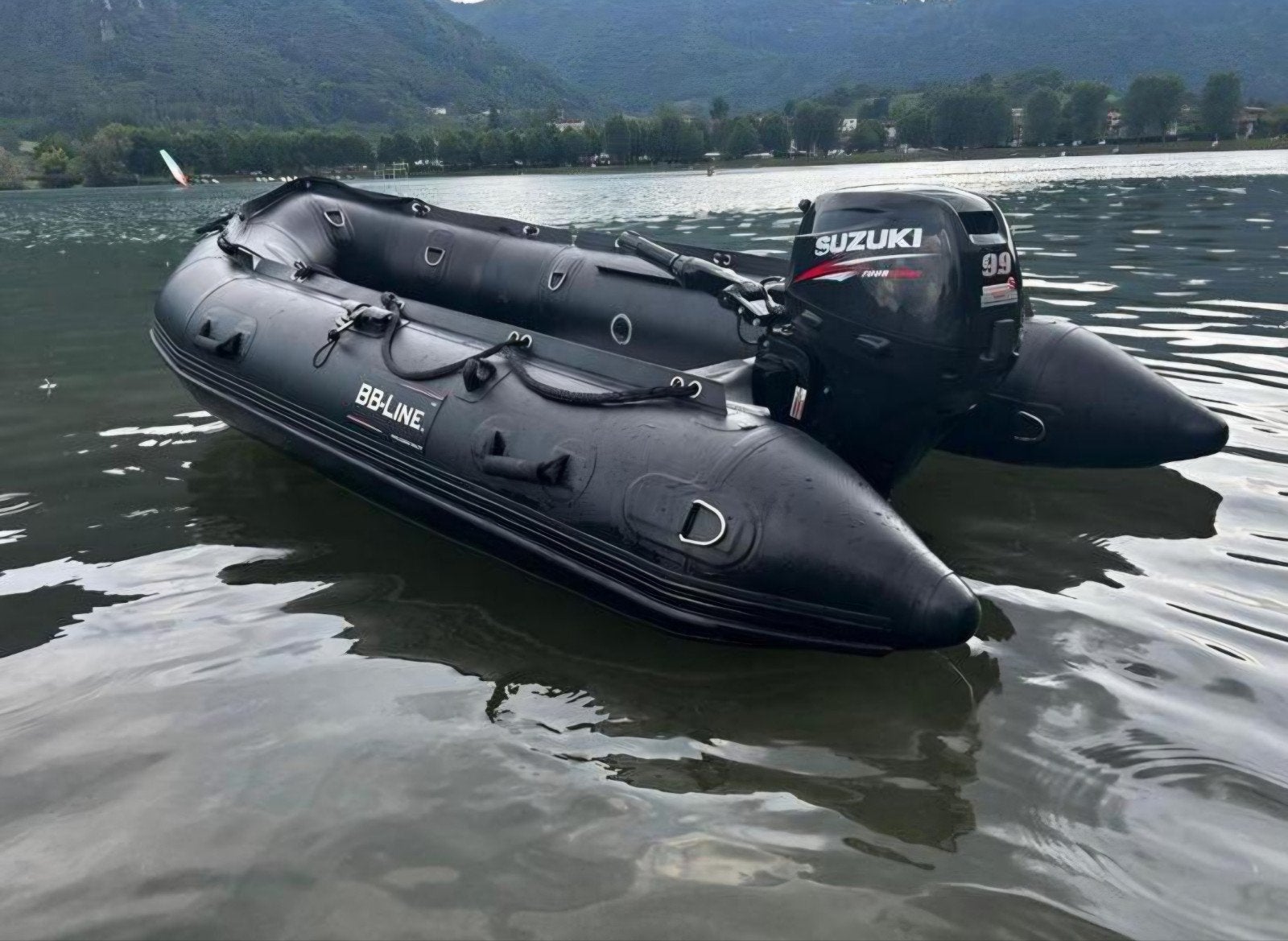 Rubberboot BB line met 9,9 pk suzuki 4 takt, Watersport en Boten, Ophalen of Verzenden, Zo goed als nieuw, Overige typen