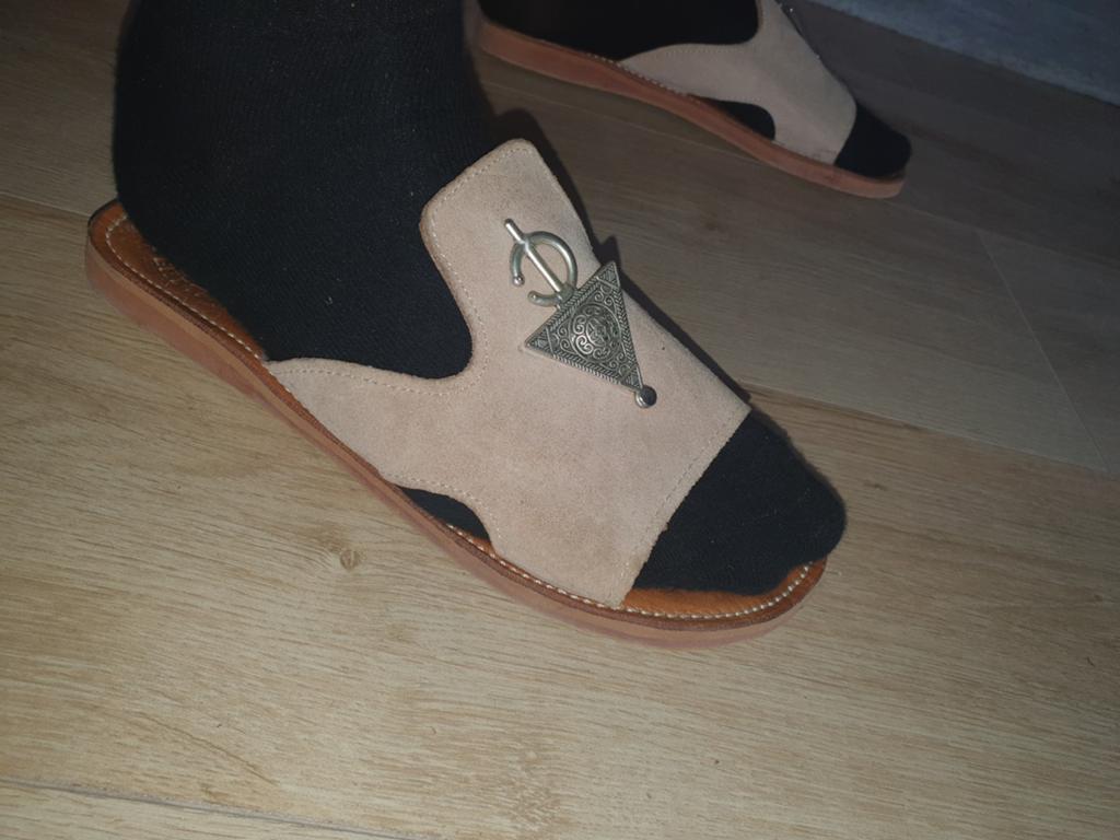 Roze beige sandalen slippers 39 suède look amazigh berber 🌸, Zo goed als nieuw, Roze, Sandalen of Muiltjes, Ophalen of Verzenden