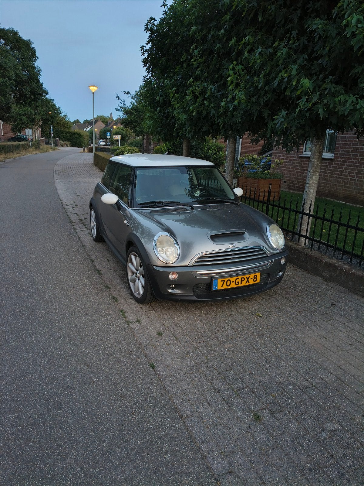 Mini 1.6 16V Cooper S 2003 Grijs 163pk, Auto's, Mini, Voorwielaandrijving, Stoelverwarming, Zwart, 4 cilinders