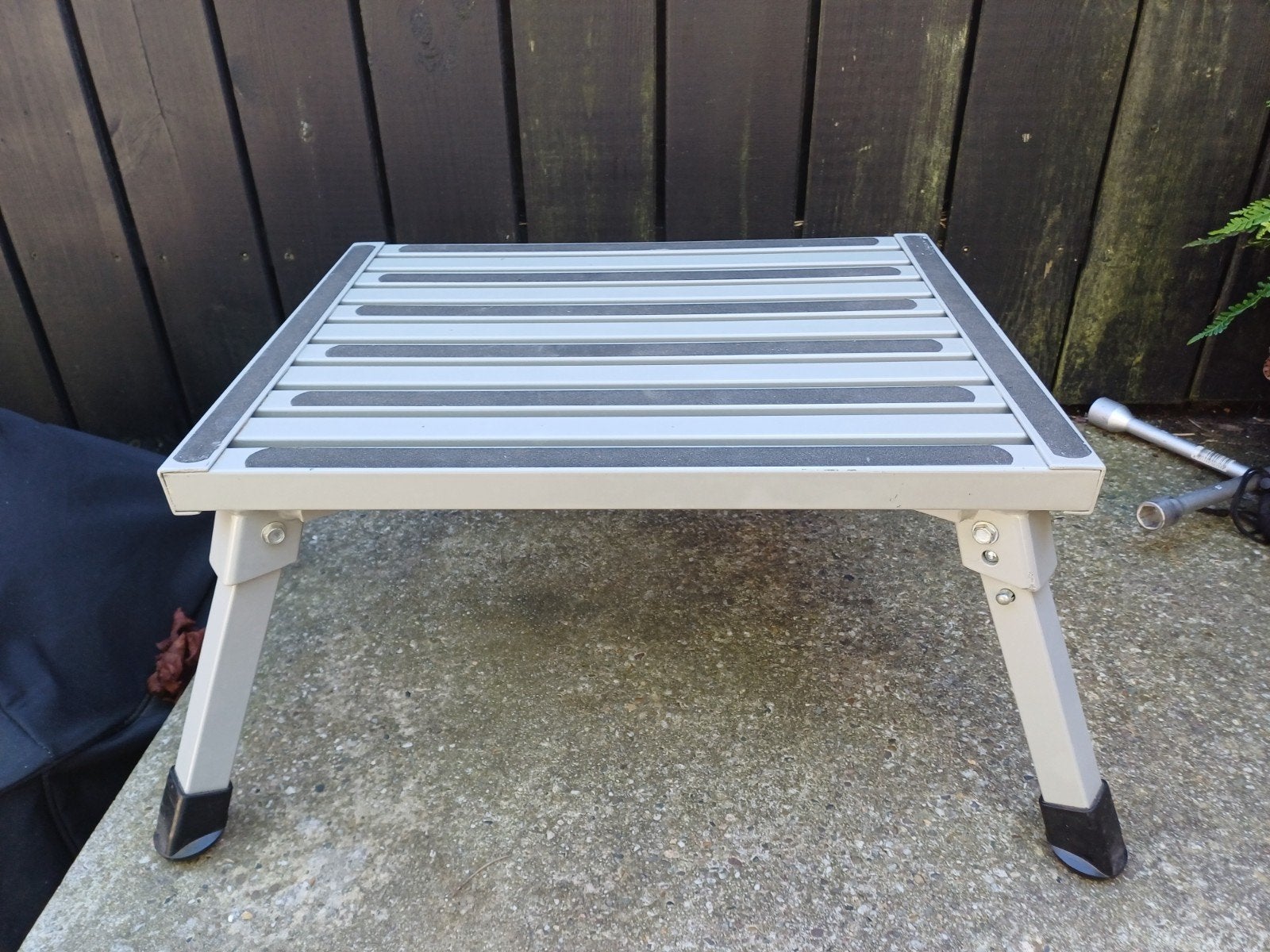opstapkrukje inklapbaar aluminium, Caravans en Kamperen, Ophalen of Verzenden, Gebruikt, Campingtafel