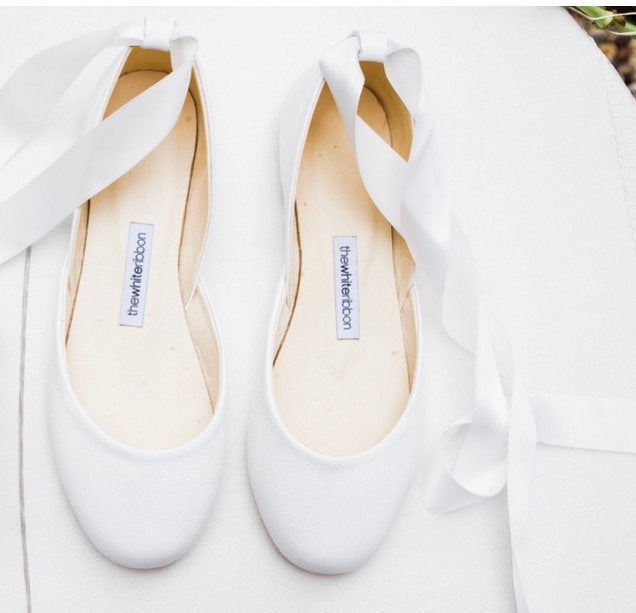 Witte ballerinas met linten maat 38, Kleding | Dames, Ophalen of Verzenden, Zo goed als nieuw, Wit