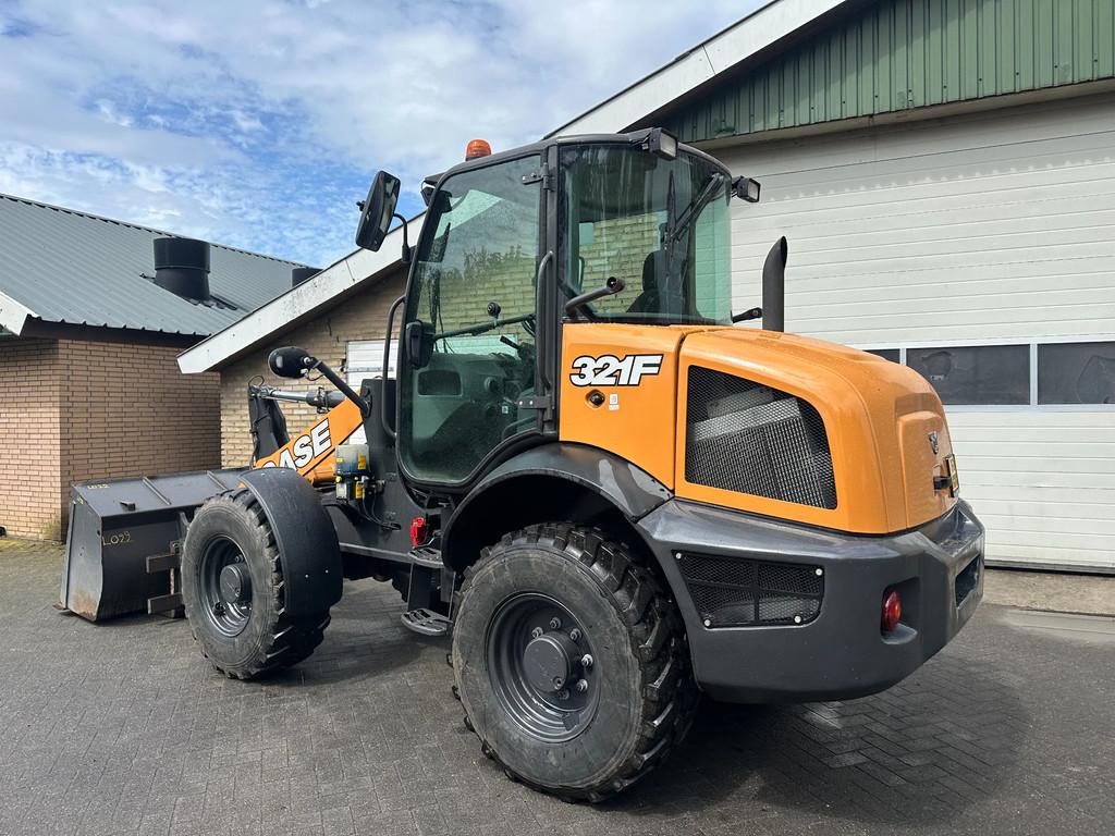 Case 321F (bj 2018), Wiellader of Shovel